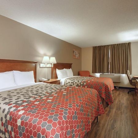 Econo Lodge Lake Mills Екстер'єр фото