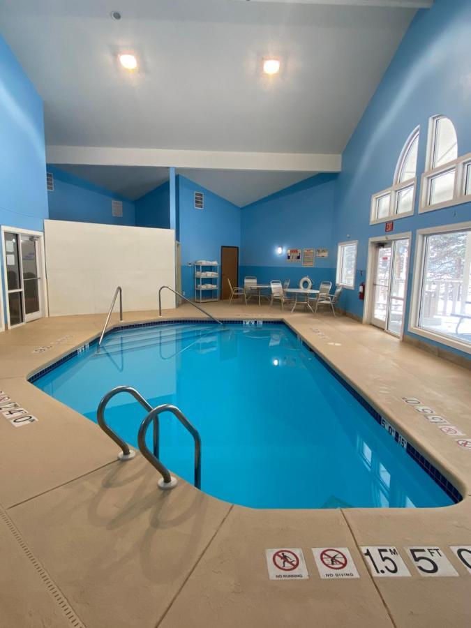 Econo Lodge Lake Mills Екстер'єр фото