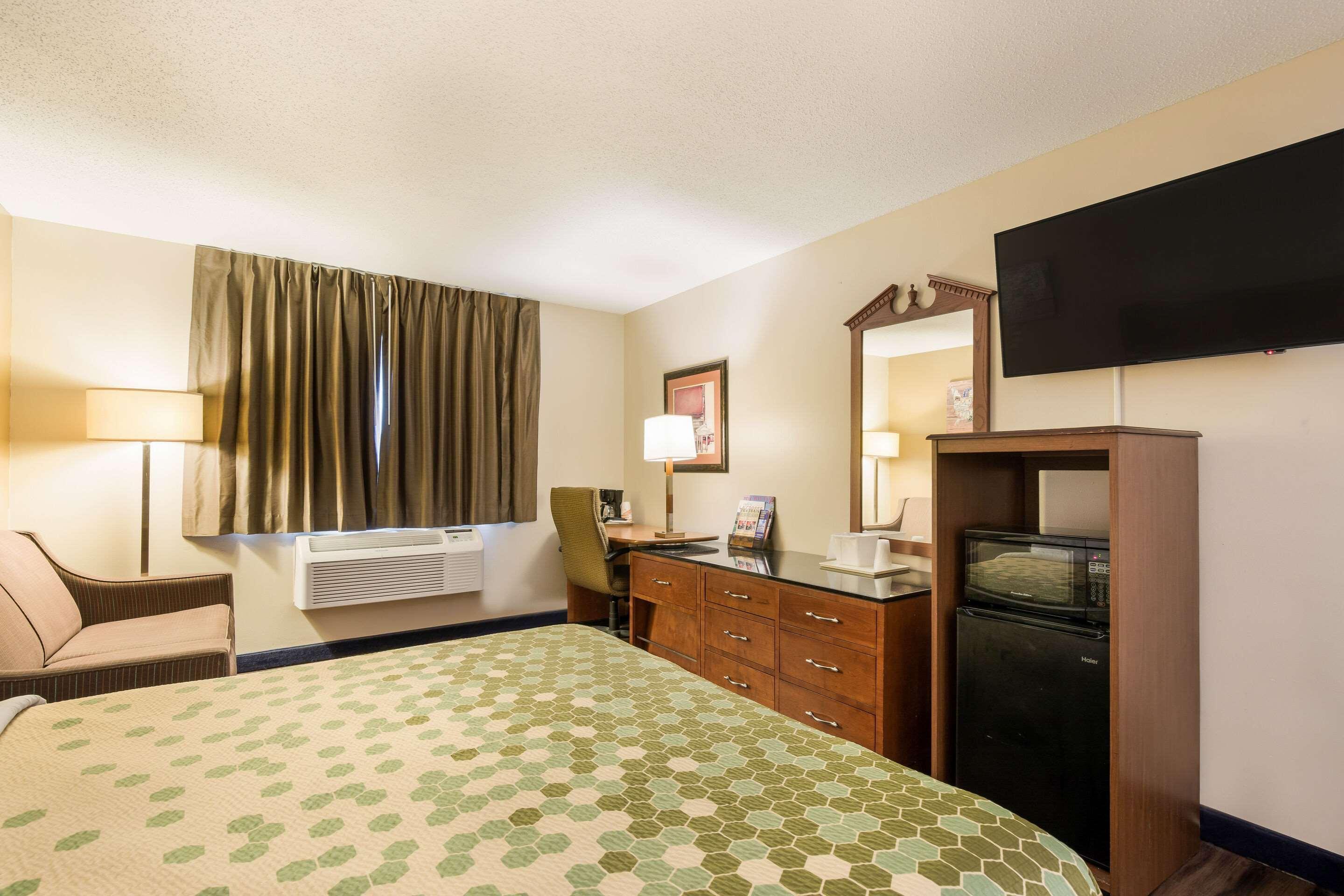 Econo Lodge Lake Mills Екстер'єр фото