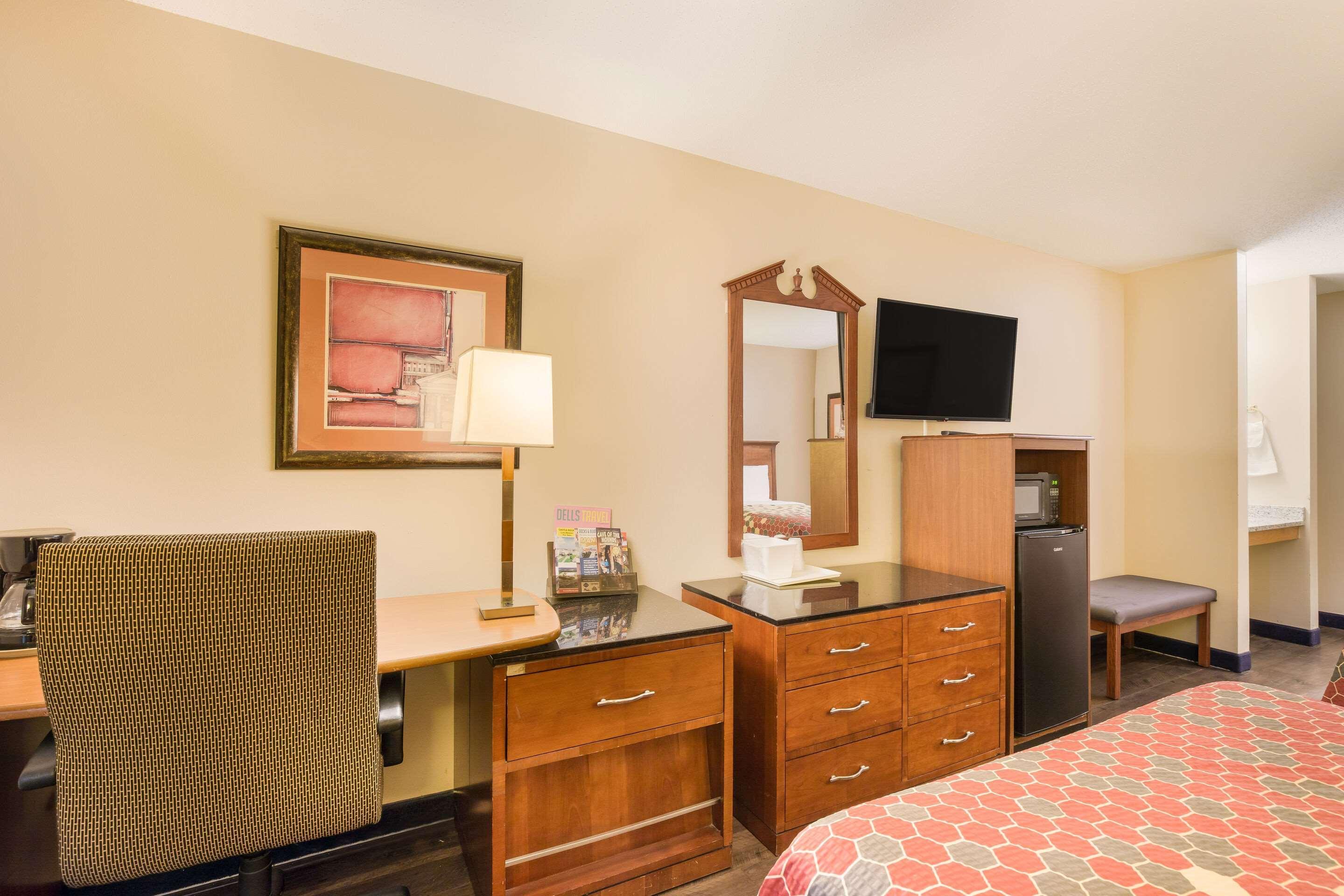 Econo Lodge Lake Mills Екстер'єр фото