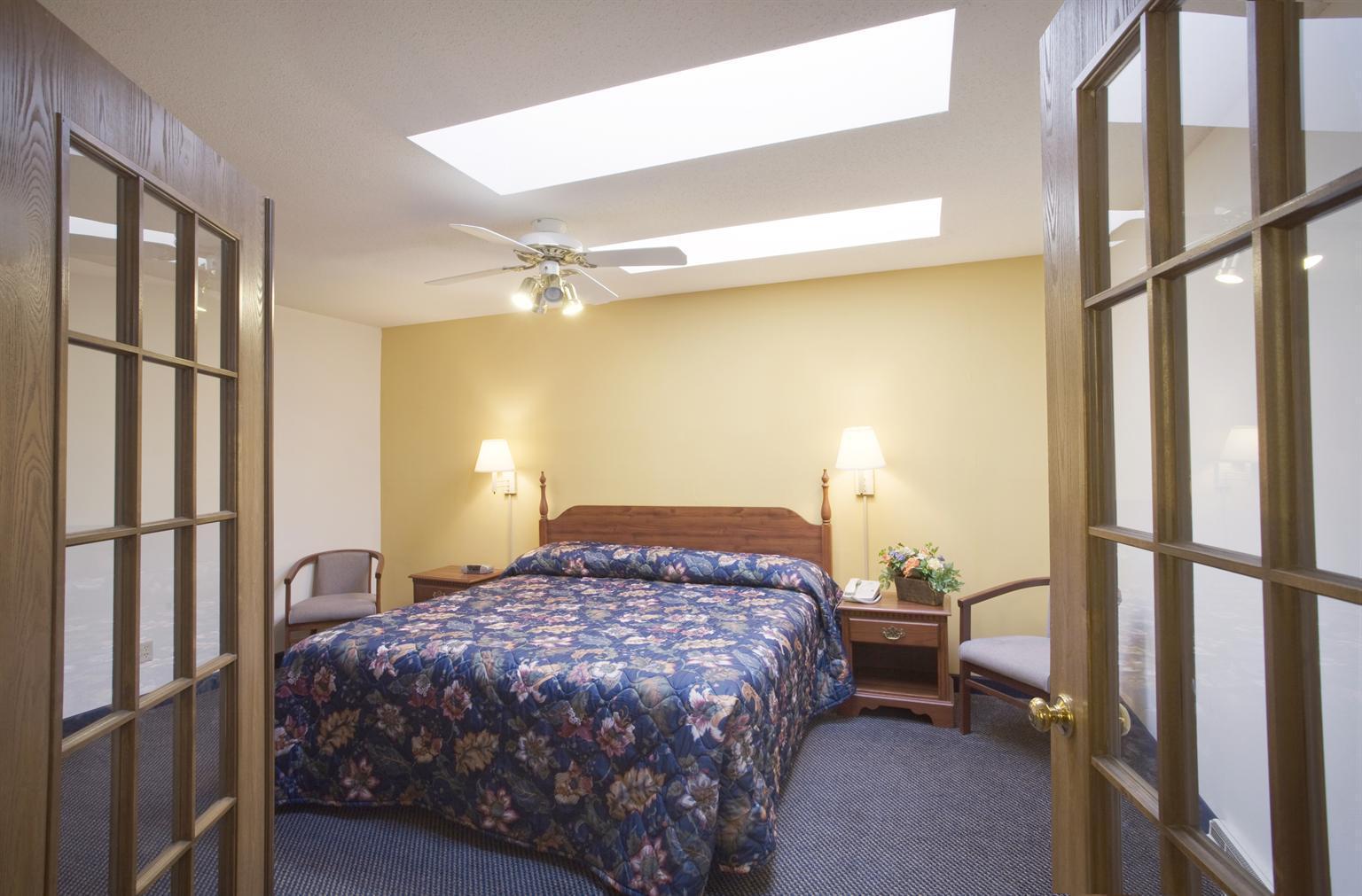 Econo Lodge Lake Mills Екстер'єр фото