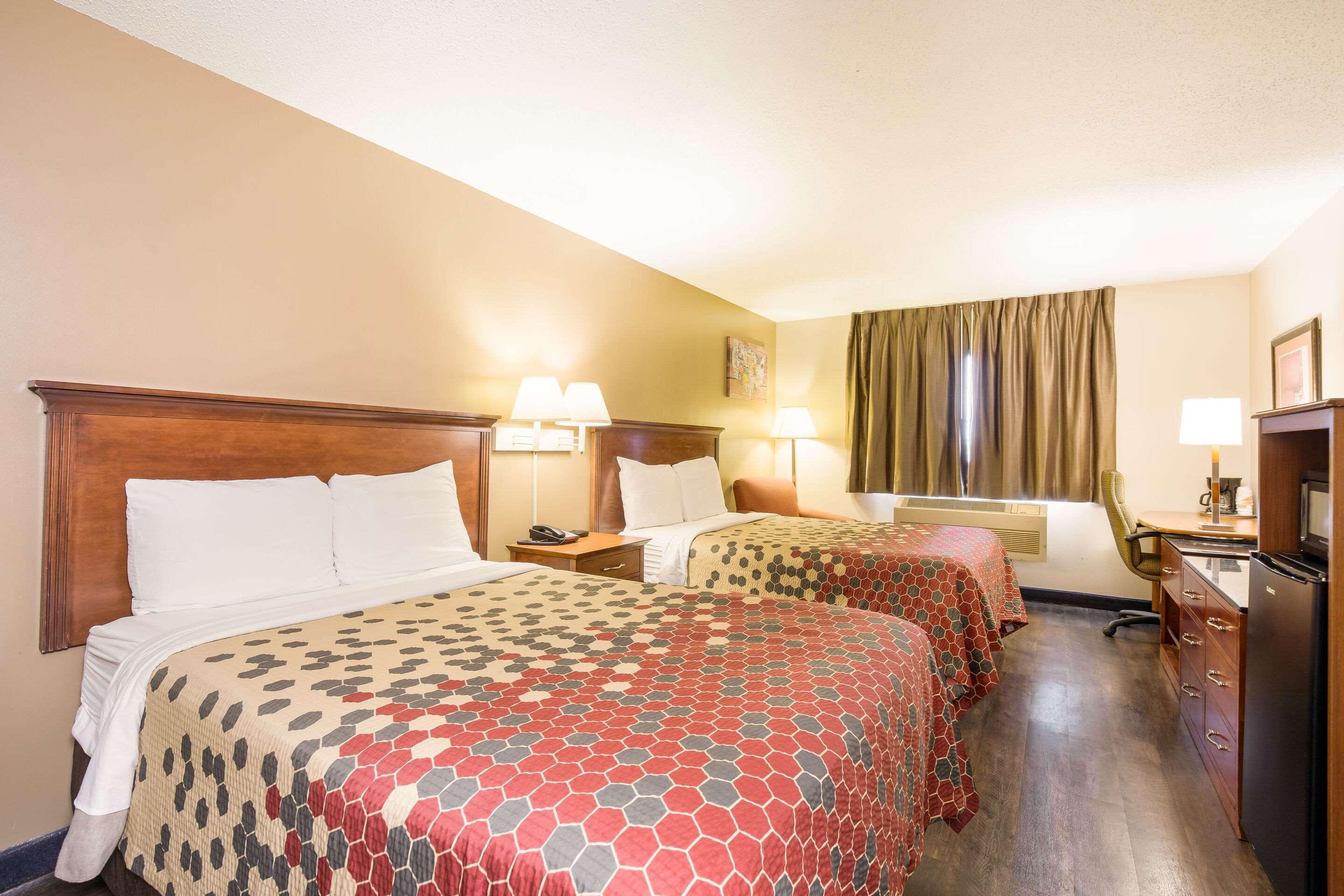 Econo Lodge Lake Mills Екстер'єр фото