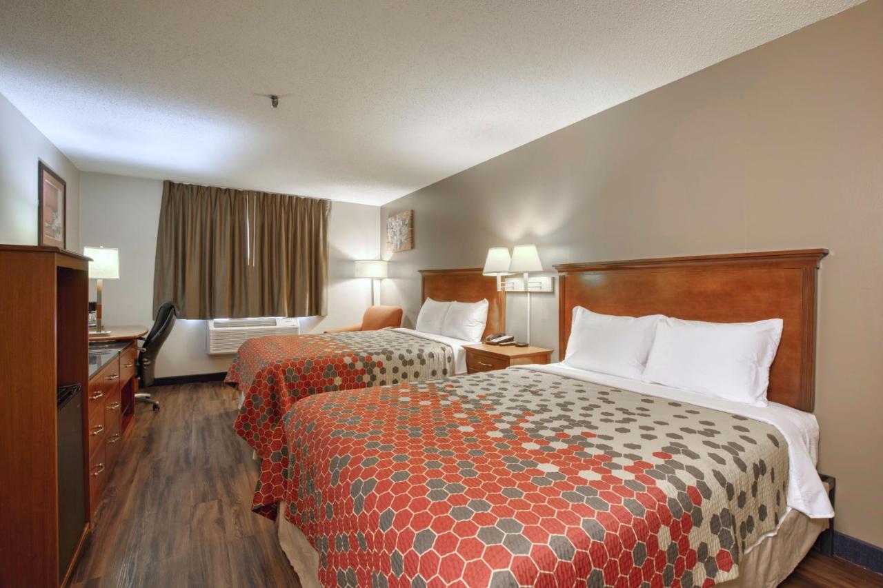 Econo Lodge Lake Mills Екстер'єр фото