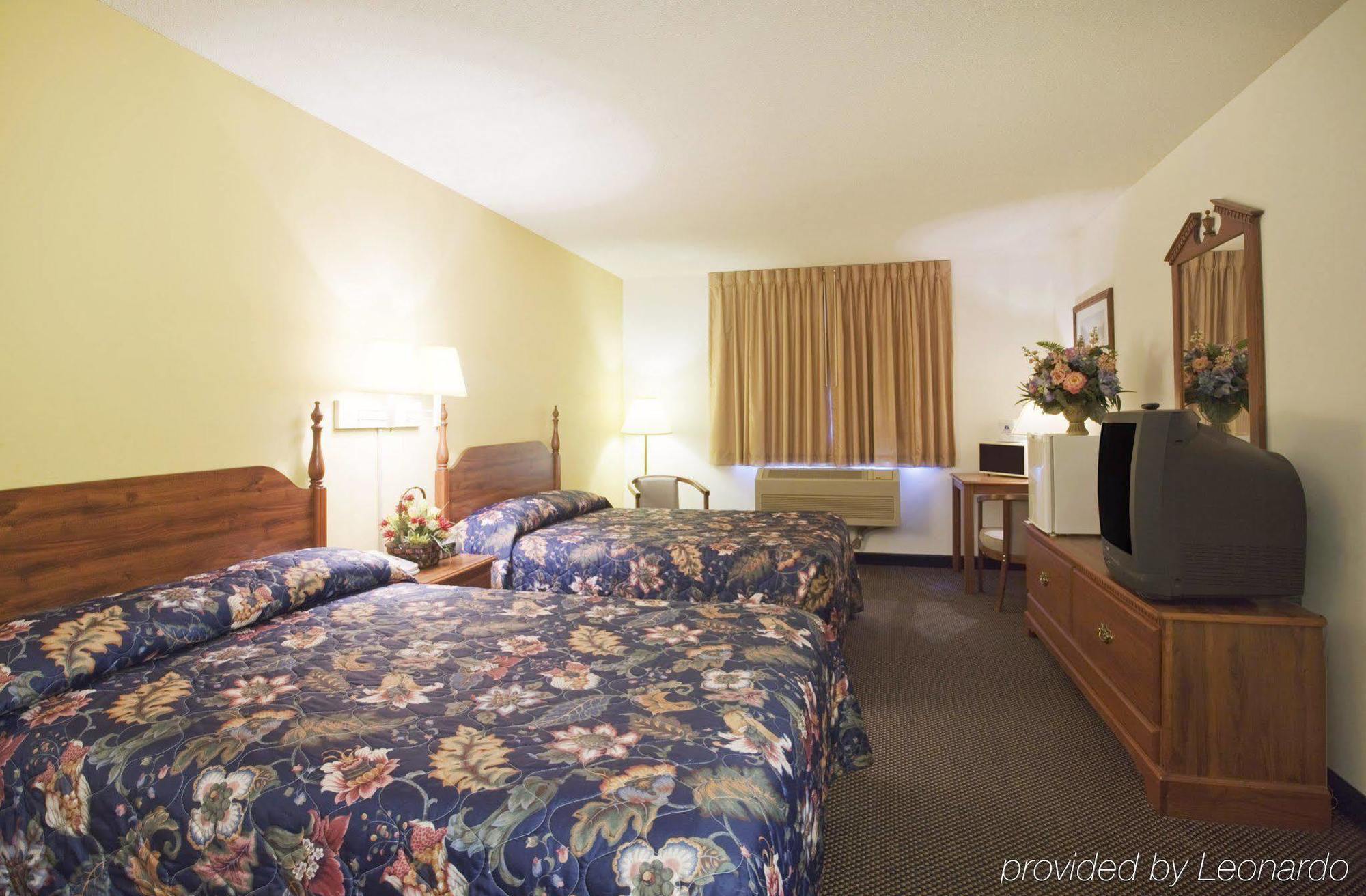 Econo Lodge Lake Mills Екстер'єр фото