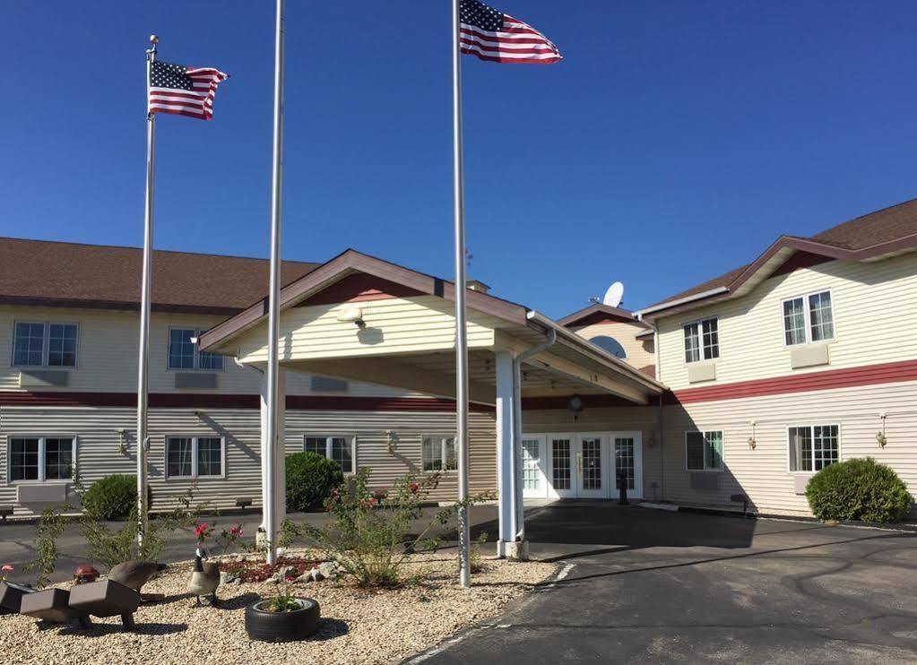 Econo Lodge Lake Mills Екстер'єр фото
