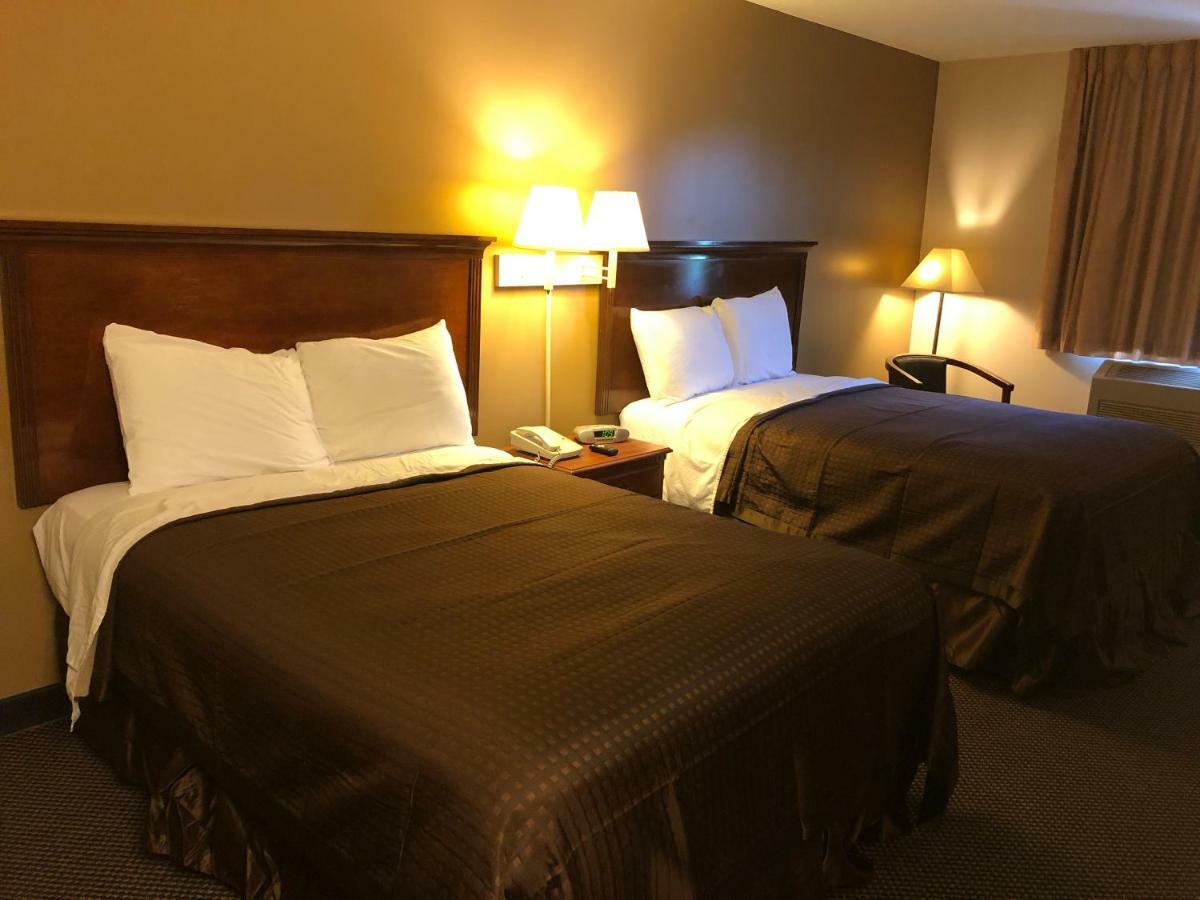 Econo Lodge Lake Mills Екстер'єр фото