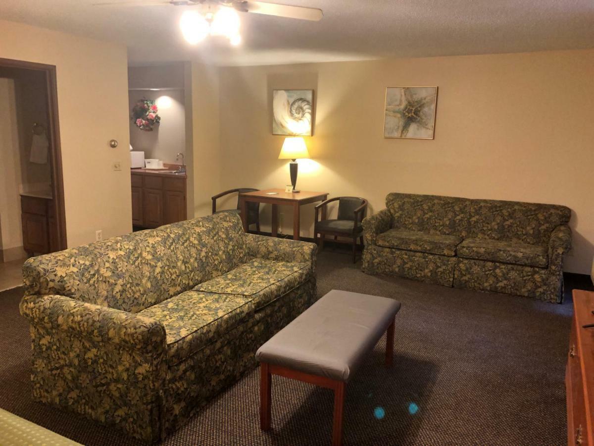 Econo Lodge Lake Mills Екстер'єр фото